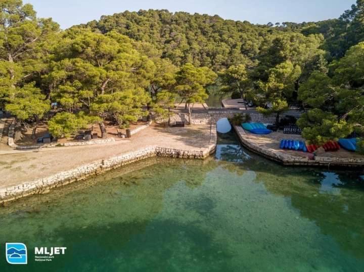 Polly Apartments With Swimming Pool Babino Polje 外观 照片